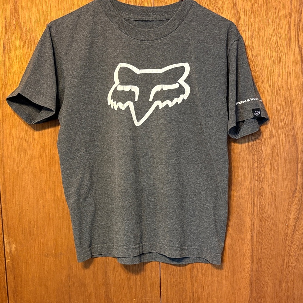 Fox Charcoal Heather Tee with White Fox Head Logo